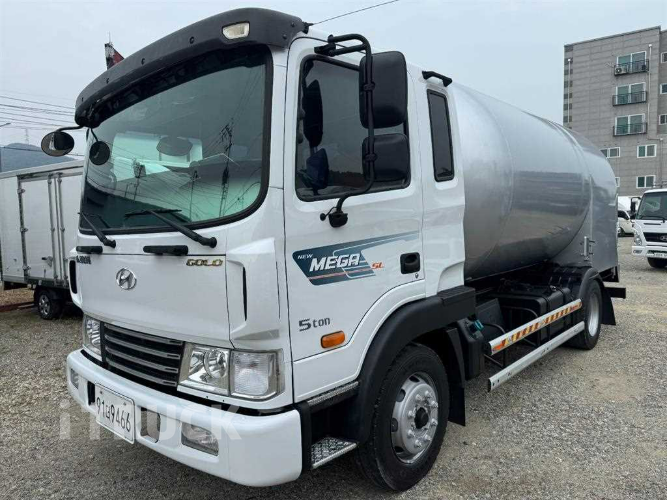 현대 탱크로리 메가트럭 4,300L 수동 - 중고 트럭 매물 이미지